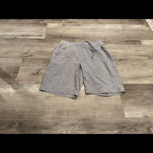 Lululemon Men’s Athletic Shorts Sz M Grey
